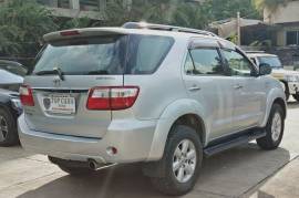 Toyota Fortuner (2011)